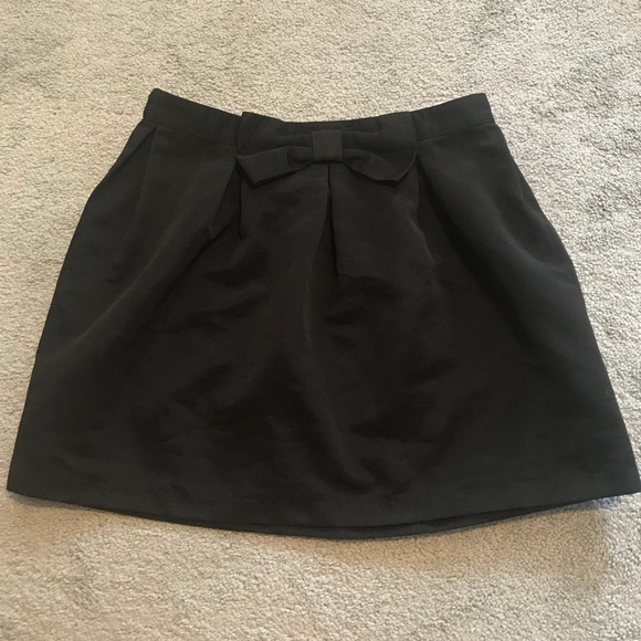 Bow Skirt - Picture 1 of 4